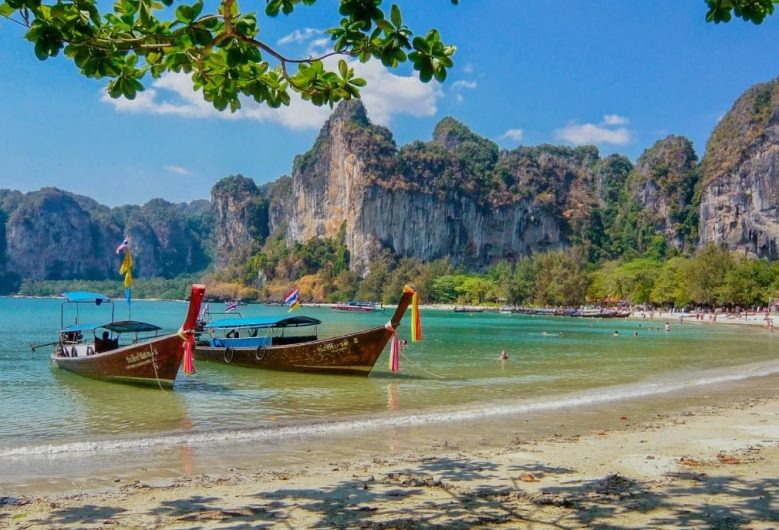 Зимние каникулы семьи с детьми проведут в Москве и Таиланде